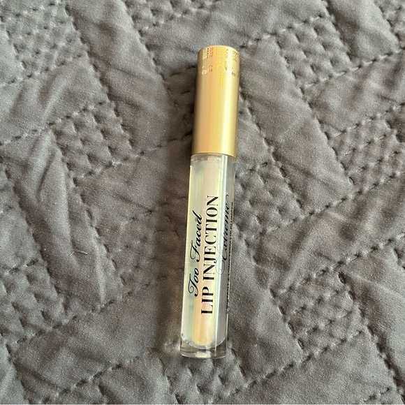 Lip Injection Extreme Hydrating Lip Plumper Gloss - Clear - Picture 9 of 10